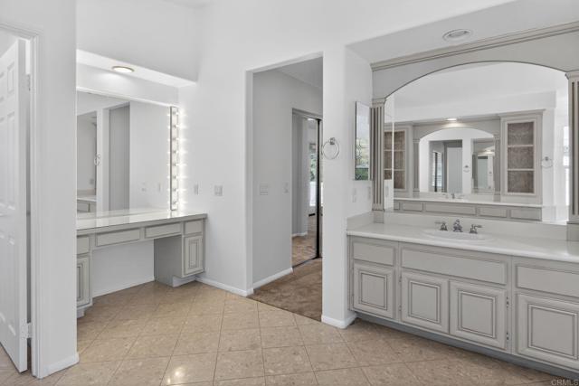 Detail Gallery Image 11 of 35 For 2776 W Canyon Ave, San Diego,  CA 92123 - 4 Beds | 3 Baths