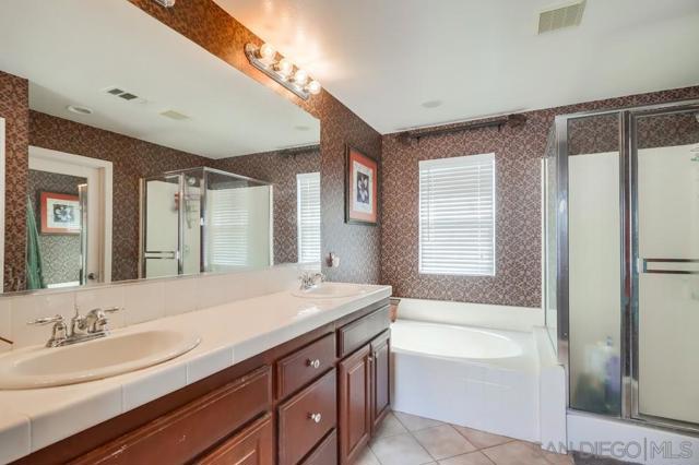 2235 Old Barn Lane, Chula Vista CA: https://media.crmls.org/mediaz/71cff79b-f4f7-4601-ad48-e7efc4fcd0ee.jpg