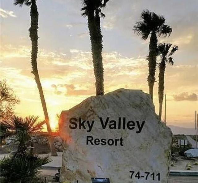 74711 Dillon Rd Spc 746, Desert Hot Springs CA: https://media.crmls.org/mediaz/71d01c3c-ca8f-4c83-b5f1-519737423da2.jpg