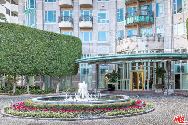 10580 Wilshire Boulevard, Los Angeles CA: https://media.crmls.org/mediaz/71d04b00-f13d-44e7-aeff-ec7a4d4cf085.jpg