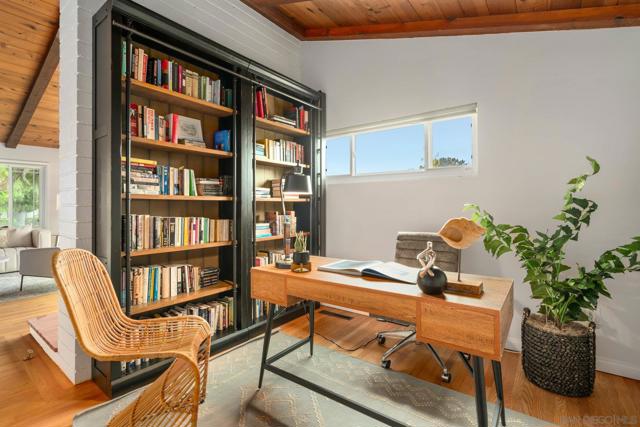 3537 Addison St, San Diego CA: https://media.crmls.org/mediaz/71d0add8-90ea-4b6f-aee8-483adf85c154.jpg