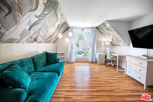 27003 Rio Prado Drive, Valencia CA: https://media.crmls.org/mediaz/71d0e3f4-e6ce-4475-98d4-3899d0d0be9a.jpg