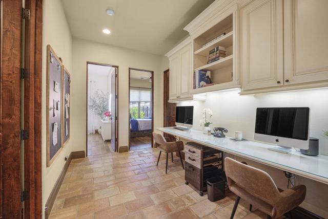 12240 Heritage Way, Gilroy CA: https://media.crmls.org/mediaz/71d0e735-b3b9-481e-b6a8-951f8cca9d79.jpg
