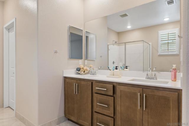 15219 Laguna Ave, Lake Elsinore CA: https://media.crmls.org/mediaz/71d1935b-bb7c-49df-8ef0-308f970812ff.jpg