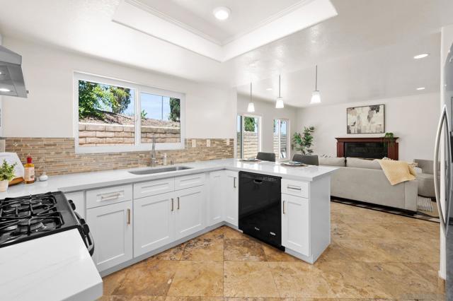 1669 Lisbon Pl, Escondido CA: https://media.crmls.org/mediaz/71d204f9-7670-4042-8f4e-4f3766055af5.jpg
