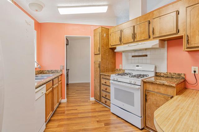 812 W Clover Road, Tracy CA: https://media.crmls.org/mediaz/71d2e330-8fe1-46d4-a0b1-a01097a1240e.jpg
