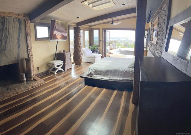 1173 Van Nuys, San Diego CA: https://media.crmls.org/mediaz/71d33a91-5e71-49da-b3ba-9ea851ce9cc0.jpg