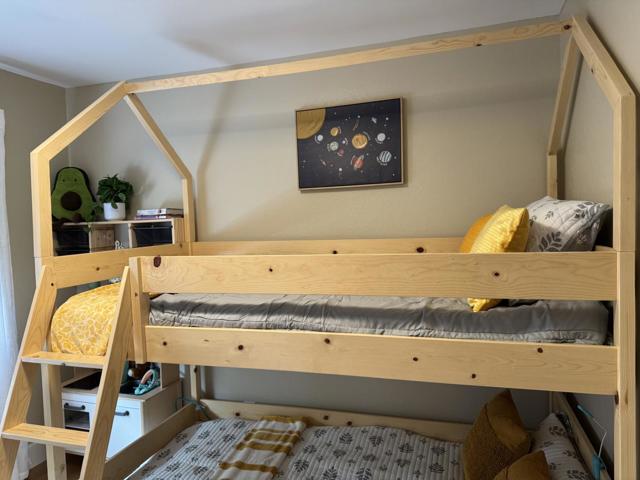407 Beach Avenue, Half Moon Bay CA: https://media.crmls.org/mediaz/71d3bb02-14fa-4bae-bcb4-285d05f54cf5.jpg