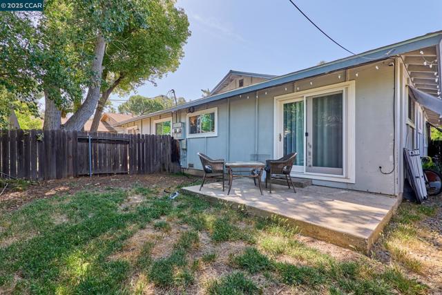 4913 Douvan Ct, Carmichael CA: https://media.crmls.org/mediaz/71d40cfe-7305-47e5-82d6-32d98ebae530.jpg