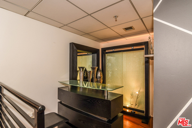 13700 MARINA POINTE Drive, Marina del Rey CA: https://media.crmls.org/mediaz/71d45afe-2829-4634-96ff-d2a1f70cd911.jpg
