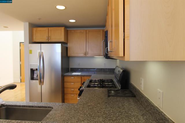Image 5 of 14 For 701 Minna St  12