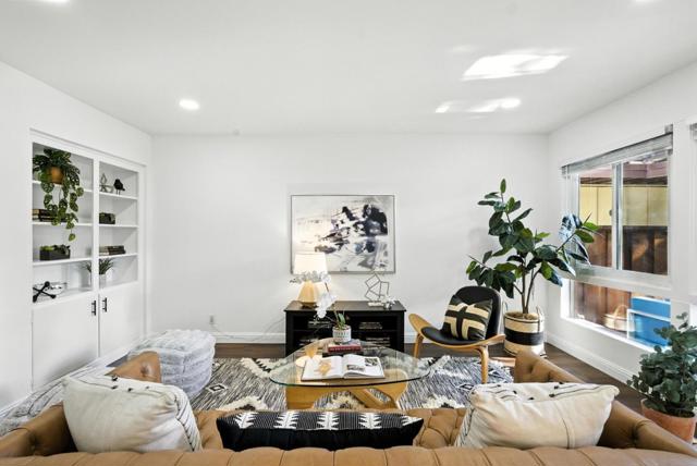 3015 Los Prados Street, San Mateo CA: https://media.crmls.org/mediaz/71d4c0e4-0686-4e23-a554-23b92cfb3fa9.jpg