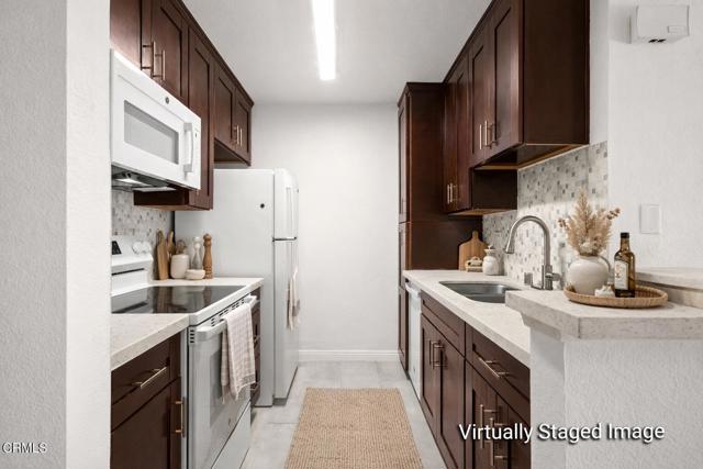 Detail Gallery Image 9 of 44 For 4499 via Marisol 113a,  Los Angeles,  CA 90042 - 2 Beds | 2 Baths