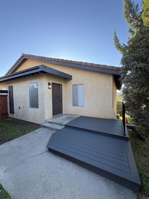 Detail Gallery Image 4 of 16 For 31320 Club Vista Ln, Bonsall,  CA 92003 - 2 Beds | 2/1 Baths