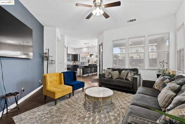 2105 Bedrock Way, Antioch CA: https://media.crmls.org/mediaz/71d54f4b-91fc-4ad6-9b75-6f334bc6c795.jpg