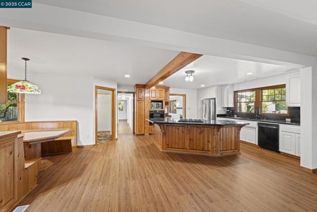 3505 Euclid Ave, Concord CA: https://media.crmls.org/mediaz/71d5c1b4-d37d-40a4-ba33-e1b8219ceea3.jpg