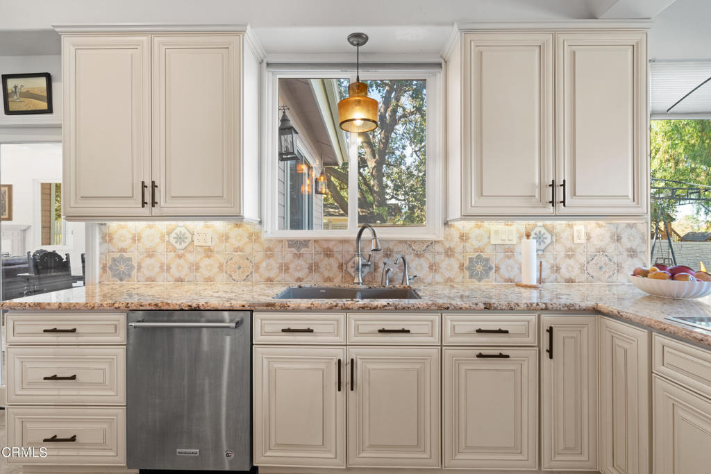 71d6fd33 87d0 439b B0b3 Bdc4c3289236