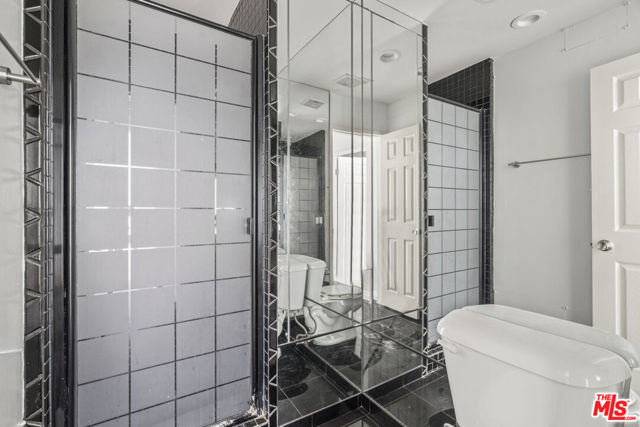 10747 Wilshire Boulevard, Los Angeles CA: https://media.crmls.org/mediaz/71d70a18-0887-4470-86c1-89261fa0a270.jpg