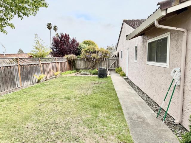 74 Meadow Terrace, Watsonville CA: https://media.crmls.org/mediaz/71d71826-7977-4387-8ffc-ebeb001948a7.jpg