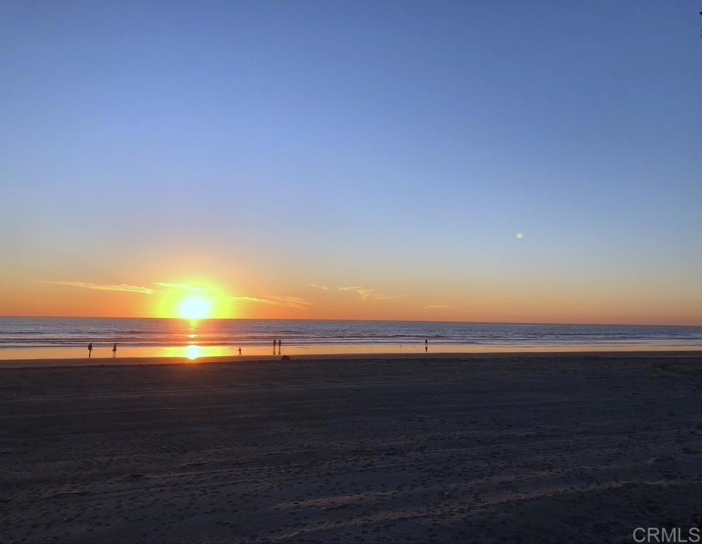 https://media.crmls.org/mediaz/71d788df-7156-46a0-898c-16a992db9b68.jpg?preset=X-Large