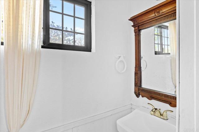 40707 Intrepid Rd, Hemet CA: https://media.crmls.org/mediaz/71d79586-ccc1-40d2-a059-0b04e93a04e9.jpg