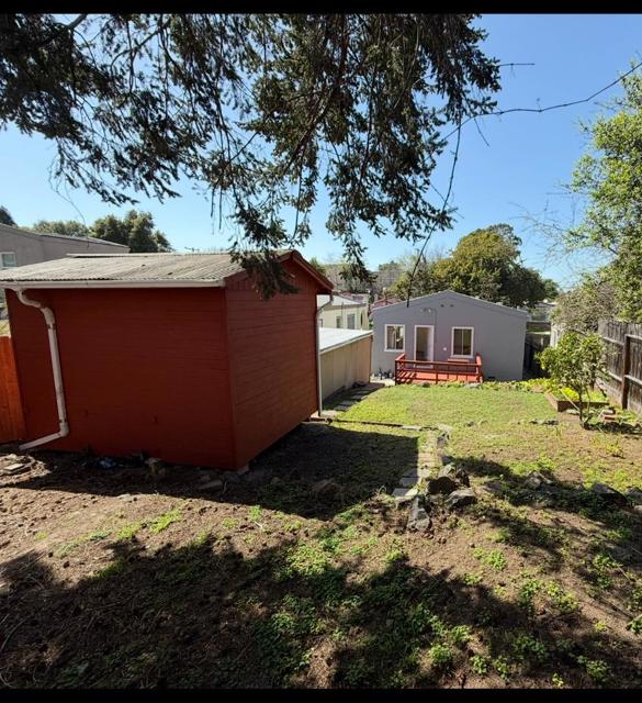 3050 22nd Avenue, Oakland CA: https://media.crmls.org/mediaz/71d7b951-8b04-4053-b0bd-d740144f2370.jpg