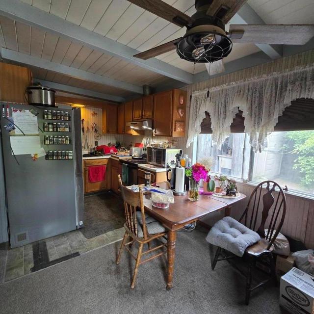 19963 Pesante Road, Salinas CA: https://media.crmls.org/mediaz/71d82977-8f88-4d65-8742-2d331ad31957.jpg