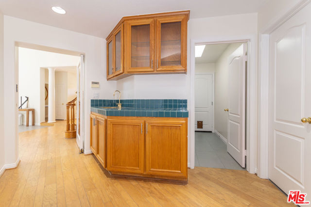 27350 Landon Place, Valencia CA: https://media.crmls.org/mediaz/71d98871-0612-4585-86af-555e2fcd1f6d.jpg