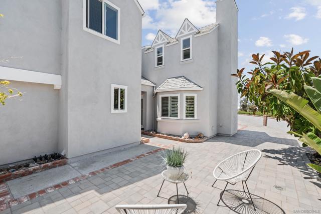 4503 Carnaby, Carlsbad CA: https://media.crmls.org/mediaz/71d9dc6e-c6bb-49c0-8830-0130e93d8888.jpg