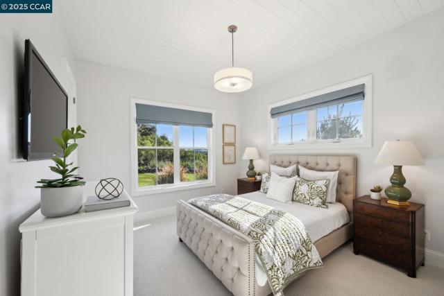 1204 Glen Rd, Lafayette CA: https://media.crmls.org/mediaz/71da448e-363c-4939-b127-c34d959105de.jpg