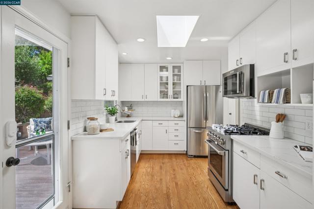 3231 Camino Colorados, Lafayette CA: https://media.crmls.org/mediaz/71da6b80-838d-4e73-a2e8-6e3fb02dd766.jpg