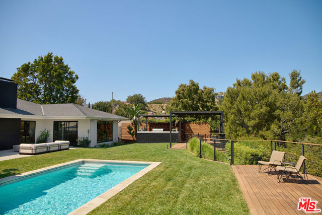 886 Teakwood Road, Los Angeles CA: https://media.crmls.org/mediaz/71da9835-b3c4-4564-a823-f52f31f55849.jpg