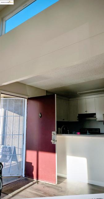 1333 N Camino Alto, Vallejo CA: https://media.crmls.org/mediaz/71db1016-03dc-41e9-878f-114826b9610f.jpg