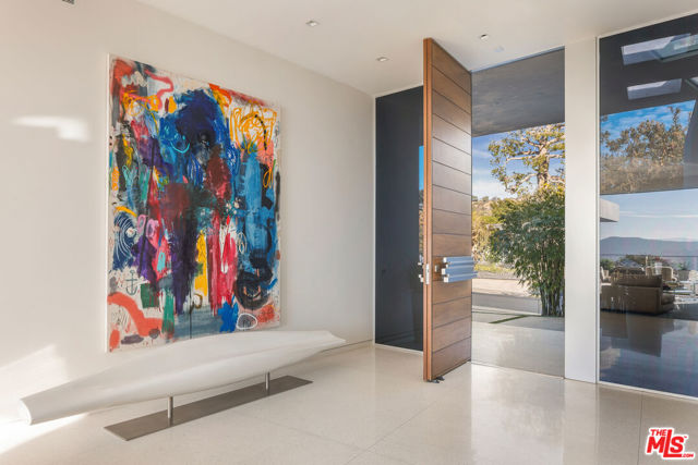 1645 Carla, Beverly Hills CA: https://media.crmls.org/mediaz/71dbb36c-c966-4877-b334-0b893d9f7187.jpg