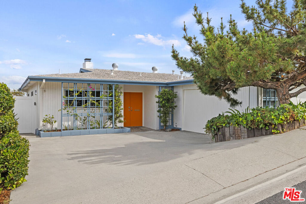 962 Village Drive