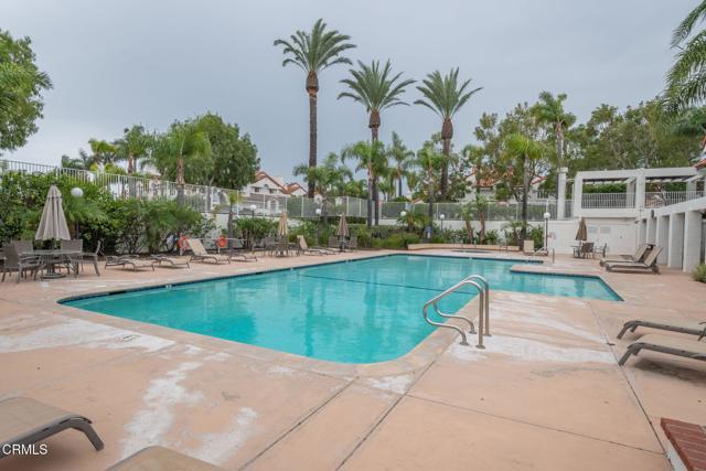 Detail Gallery Image 33 of 41 For 279 Camino Toluca, Camarillo,  CA 93010 - 3 Beds | 3 Baths