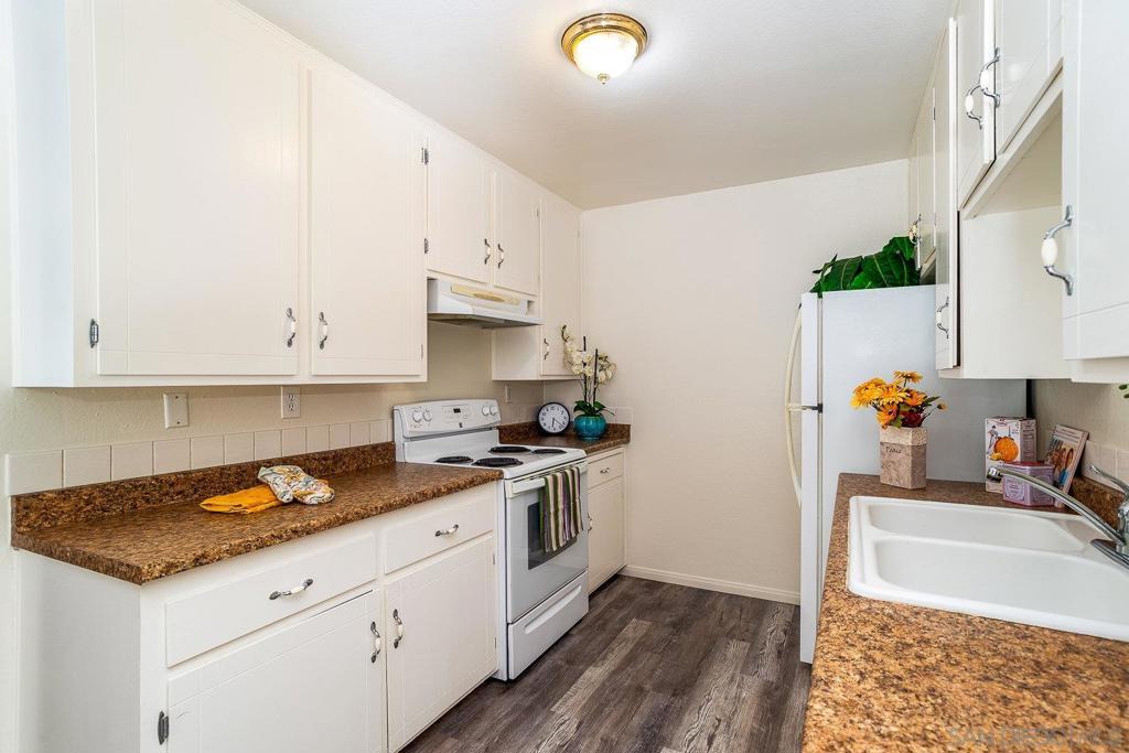 MLS #250043742SD image #24