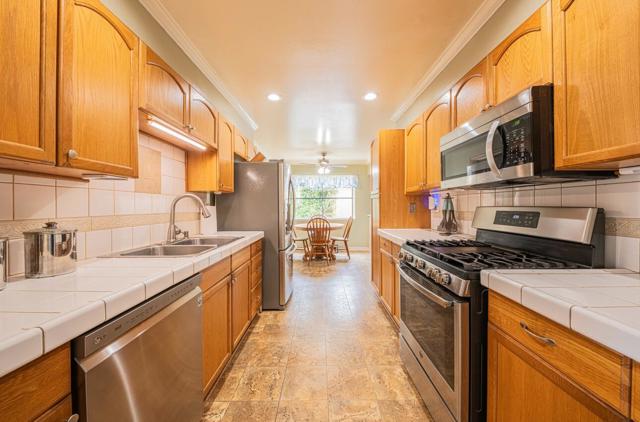 260 Paul Avenue, Salinas CA: https://media.crmls.org/mediaz/71dc6a7b-74c4-4ab2-9504-85e2dc6e345a.jpg