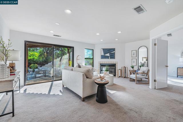 61 Alberta Ter, Walnut Creek CA: https://media.crmls.org/mediaz/71dca219-9e7e-4fc0-901e-7a0c91d40759.jpg