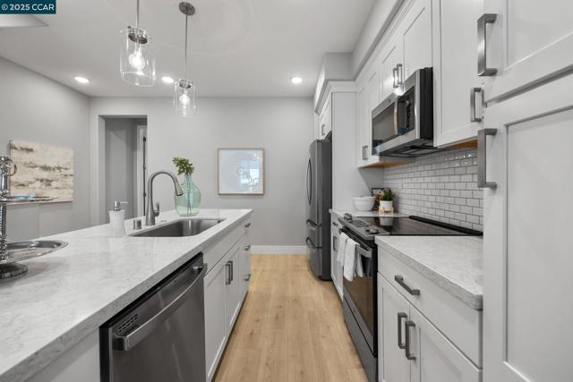 339 Pear Tree Ter, Napa CA: https://media.crmls.org/mediaz/71dcd31f-9437-496a-9e10-4672d3f8642a.jpg