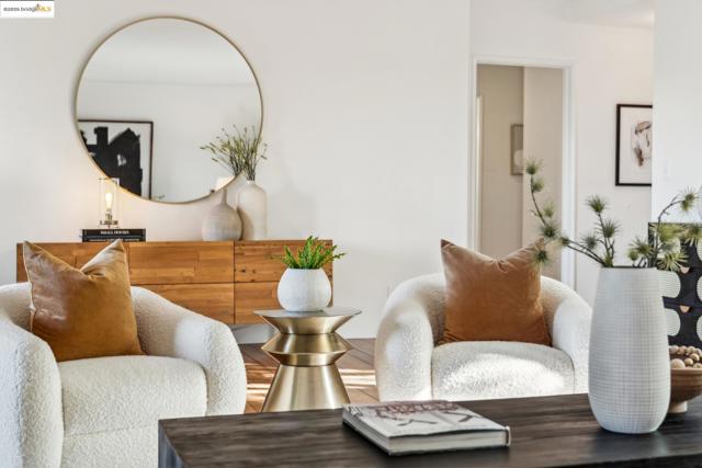 1025 Creston Rd, Berkeley CA: https://media.crmls.org/mediaz/71dd1db2-687d-499f-9a0e-ca33ce273a39.jpg