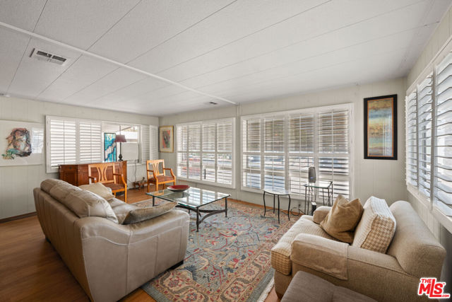 395 Wolf Lane, Cathedral City CA: https://media.crmls.org/mediaz/71dda03a-feb1-4a1c-967f-7791e248ad79.jpg