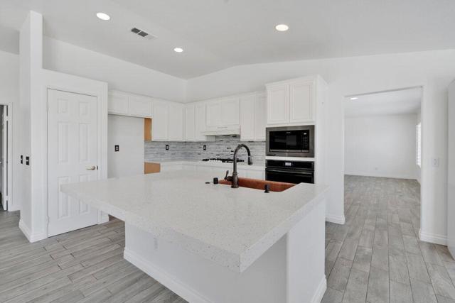 78900 Galaxy Drive, La Quinta CA: https://media.crmls.org/mediaz/71ddce95-cf4d-40a9-b0b2-11f044070e4e.jpg