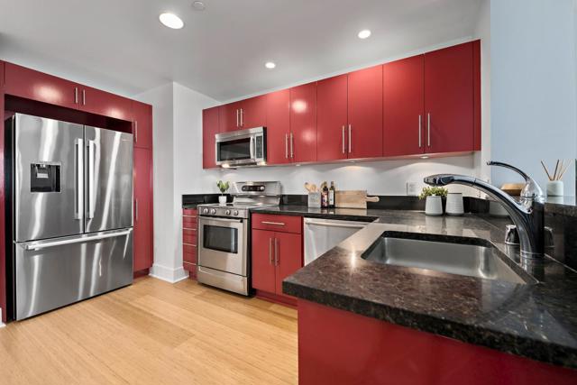 88 E San Fernando Street, San Jose CA: https://media.crmls.org/mediaz/71de0d46-850c-416d-891a-9d8be0232f48.jpg