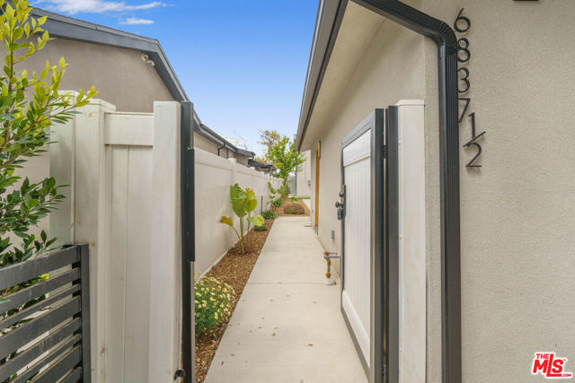 6835 Yolanda Ave, Reseda CA: https://media.crmls.org/mediaz/71dee3f1-744e-4adb-b338-aceae7abbdda.jpg