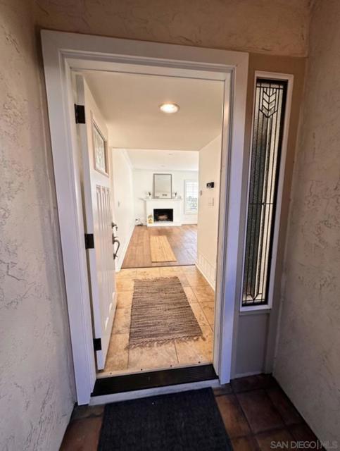 911 Caminito Madrigal, Carlsbad CA: https://media.crmls.org/mediaz/71df15f1-d95f-494c-904c-a7c95cf2a1c0.jpg