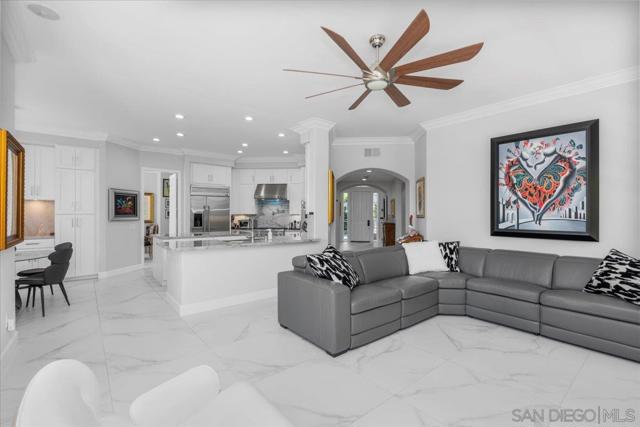 7166 Tern Place, Carlsbad CA: https://media.crmls.org/mediaz/71df2b77-dc56-4124-be20-02697f742d5a.jpg