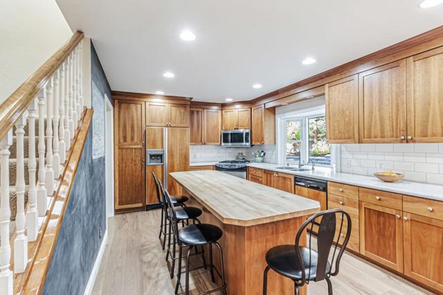 2940 San Juan Boulevard, Belmont CA: https://media.crmls.org/mediaz/71df7df0-250c-484f-a5df-52afa539f755.jpg