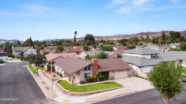 2345 Cragmont Court, Simi Valley CA: https://media.crmls.org/mediaz/71df8dbc-9087-4c25-af97-8b298158fa58.jpg