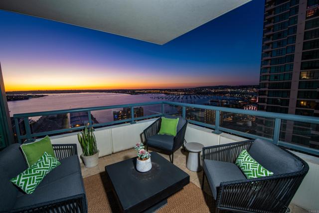 Detail Gallery Image 1 of 26 For 1199 Pacific Hwy #2501,  San Diego,  CA 92101 - 2 Beds | 2 Baths
